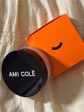 Ami Colě Skin Melt Translucent Powder Brand New